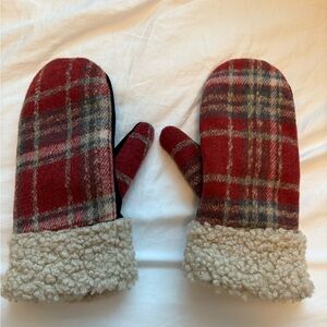 Plaid Red and Cream Mittens